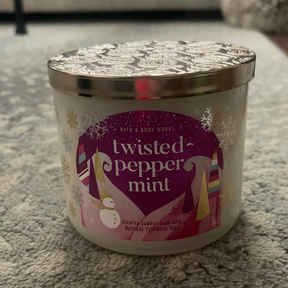 Brand new Bath and Body Works Twisted Peppermint 3 wick candle